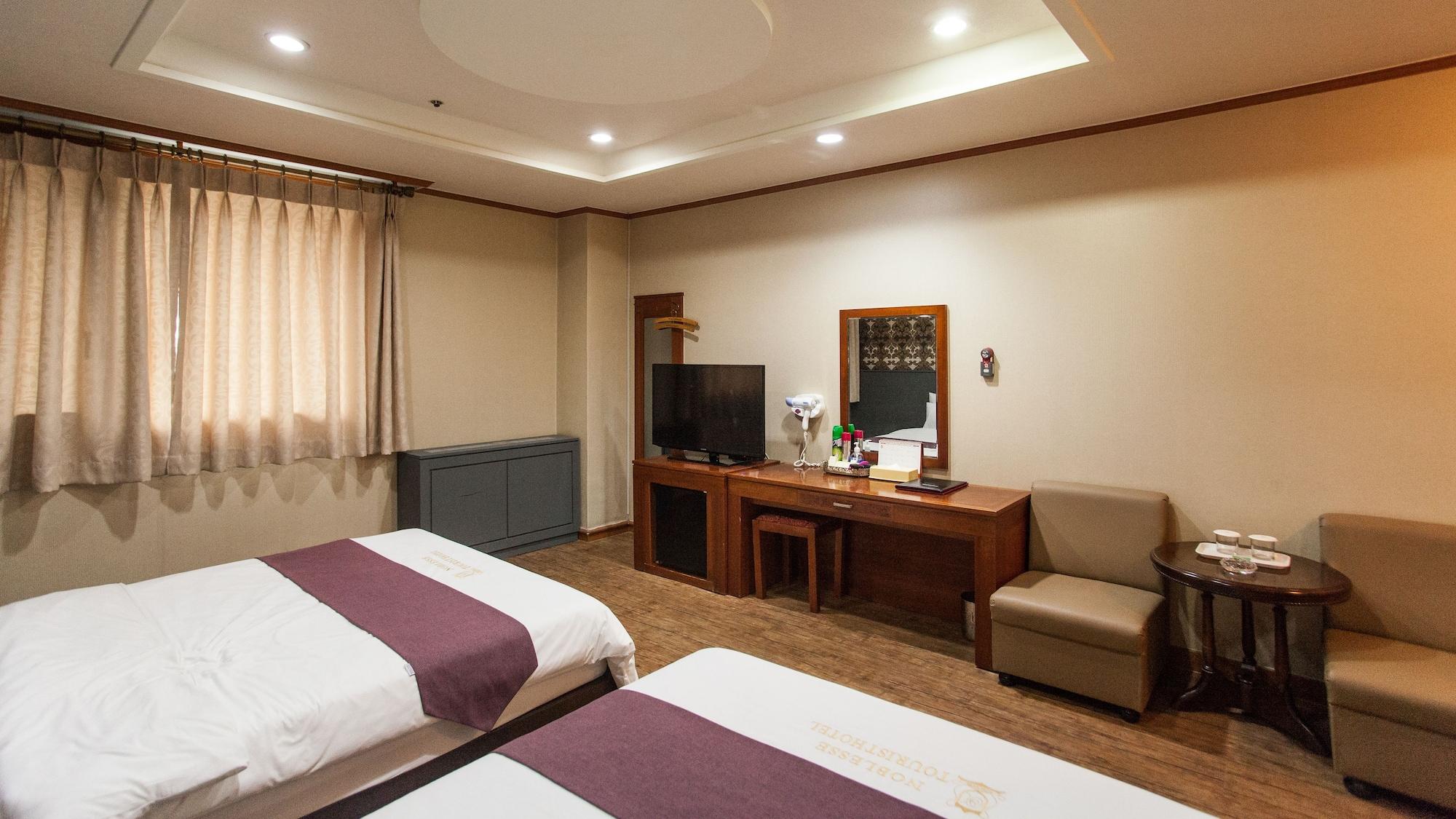 Noblesse Tourist Hotel Сеул Экстерьер фото