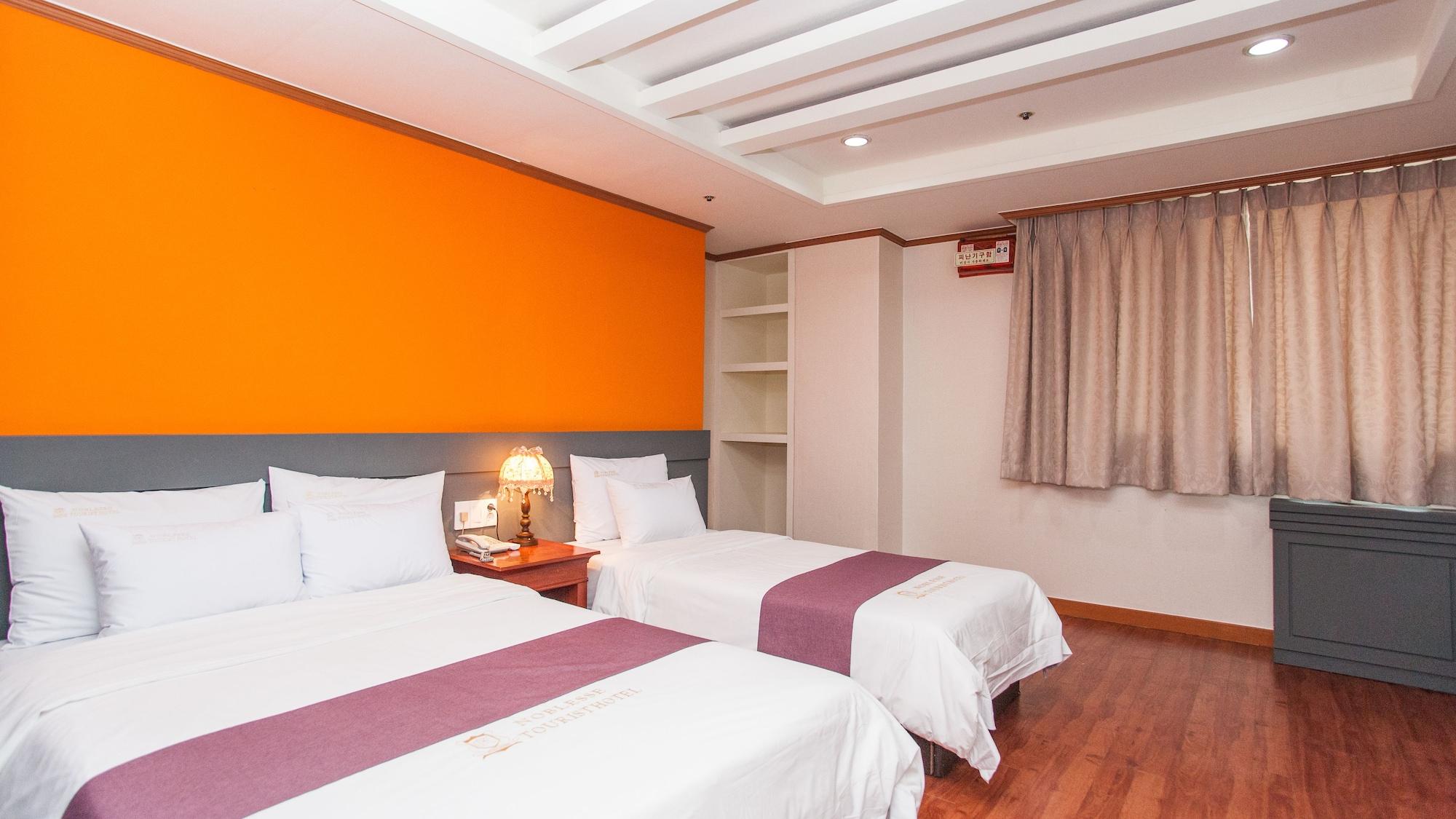 Noblesse Tourist Hotel Сеул Экстерьер фото